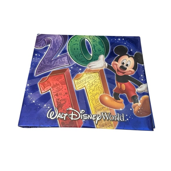 Walt Disney World Mickey Mouse 2011 Scrapbook & Photo Album Photos New Opened - Picture 1 of 9
